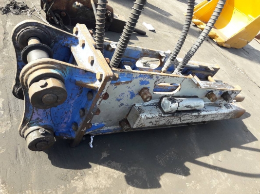 ขายหัวกระแทกสำหรับรถขุดขนาดPC 60-80 รูสลัก 50 มิล ซอกแขน 20 ซม. เข็มเจาะยาว 32 ซม. สินค้าเก่านอกยังไม่ผ่านการใช้งานในไทย