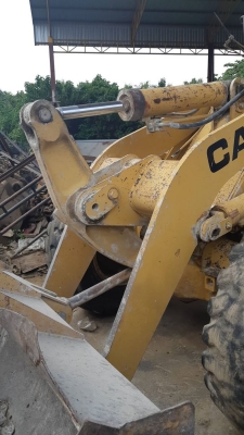 ขาย 690,000 รถตักล้อยาง CAT 926 E เครื่องดี เกียร์แรง เอวแน่น มีเก๋ง ยางดี รถสวยพร้อมใช้ เอกสารซื้อขาย รถอยู่ นครปฐม 090-772-3710 090-772-3708