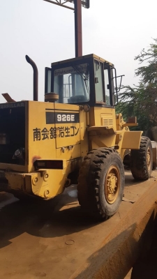 ขาย 690,000 รถตักล้อยาง CAT 926 E เครื่องดี เกียร์แรง เอวแน่น มีเก๋ง ยางดี รถสวยพร้อมใช้ เอกสารซื้อขาย รถอยู่ นครปฐม 090-772-3710 090-772-3708