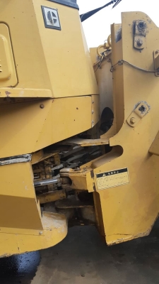 ขาย 690,000 รถตักล้อยาง CAT 926 E เครื่องดี เกียร์แรง เอวแน่น มีเก๋ง ยางดี รถสวยพร้อมใช้ เอกสารซื้อขาย รถอยู่ นครปฐม 090-772-3710 090-772-3708