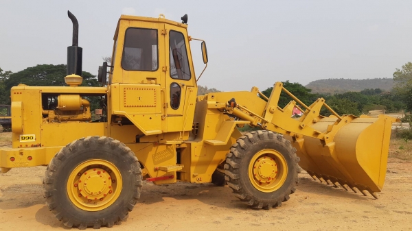 ขาย 595,000 รถตักล้อยาง CAT 930 เครื่องดี เกียร์แรง ระบบไฮดอลิคแรง เอวแน่น ยางดี แอร์หนาว รถตรวจเช็คใหม่ทั้งคัน สวยพร้อมใช้ เอกสารซื้อขาย รถอยู่ นครปฐม 090-772-3710 090-772-3708