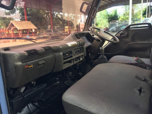 Isuzu NKR58LX 110แรง ห้างแท้ เล่มพร้อม Isuzu NKR58LX 110แรง ห้างแท้ เล่มพร้อม