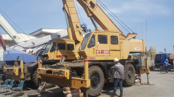 ขายด่วน MOBILE CRANE 25 TON สนใจติดต่อคุณรัตนศักดิ์ 081-7621704