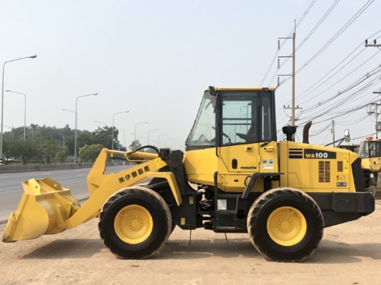 ขายรถตักล้อยาง KOMATSU WA100-6 ปี 2013 นำเข้าเองจากญี่ปุ่น สภาพสวยพร้อมใช้ มีVDOการทำงานครับ