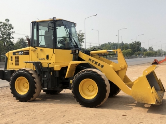 ขายรถตักล้อยาง KOMATSU WA100-6 ปี 2013 นำเข้าเองจากญี่ปุ่น สภาพสวยพร้อมใช้ มีVDOการทำงานครับ