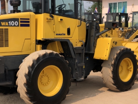 ขายรถตักล้อยาง KOMATSU WA100-6 ปี 2013 นำเข้าเองจากญี่ปุ่น สภาพสวยพร้อมใช้ มีVDOการทำงานครับ