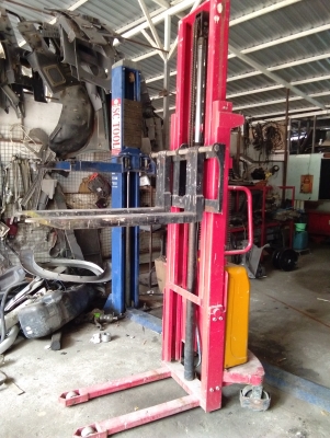 ขายแฮนลิฟท์ยกของใช้แบตเตอรี่