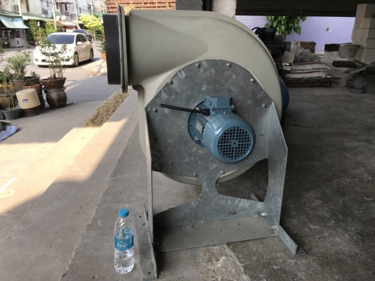 ขายโบลเวอร์ดูดฝุ่น-ดูดอากาศ โครงสร้างพลาสติกเหนียว 1HP. 380V สภาพสวยมาก หมุนนิ่ม ปากท่อ 10นิ้ว พร้อมใช้งาน