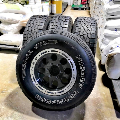 ขาย ล้อลายหยดน้ำMickey + ยางUSA. Mickeythompson BAJA STZ 265/75/16
