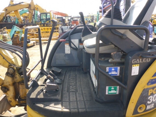 มาใหม่ ถึงไทยแล้วคับ KOMATSU PC 30MR-2 จากญี่ปุ่น สวยมาก โทร.090-986-2521 อ๊อบ