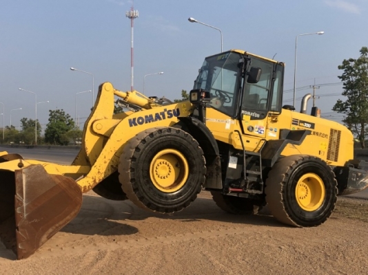 ขายรถตักล้อยาง KOMATSU WA320-7 ปี 2015 นำเข้าเองจากญี่ปุ่น สภาพสวยพร้อมใช้ มีVDOการทำงานครับ