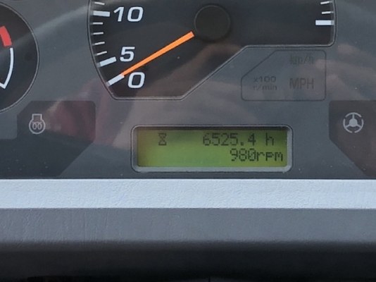 ขายรถตักล้อยาง KOMATSU WA100-6 ปี 2013 นำเข้าเองจากญี่ปุ่น สภาพสวยพร้อมใช้ มีVDOการทำงานครับ