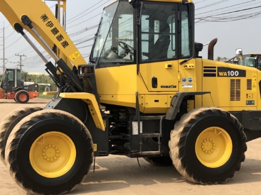 ขายรถตักล้อยาง KOMATSU WA100-6 ปี 2013 นำเข้าเองจากญี่ปุ่น สภาพสวยพร้อมใช้ มีVDOการทำงานครับ