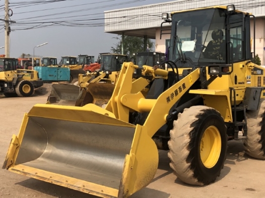 ขายรถตักล้อยาง KOMATSU WA100-6 ปี 2013 นำเข้าเองจากญี่ปุ่น สภาพสวยพร้อมใช้ มีVDOการทำงานครับ