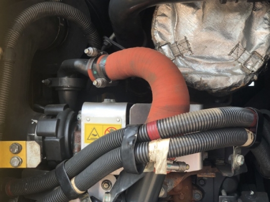 ขายรถตักล้อยาง KOMATSU WA100-6 ปี 2013 นำเข้าเองจากญี่ปุ่น สภาพสวยพร้อมใช้ มีVDOการทำงานครับ