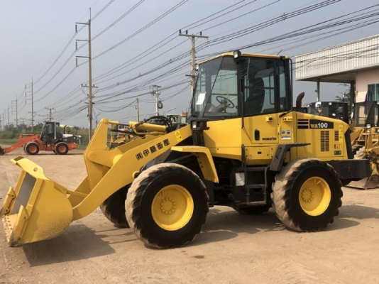 ขายรถตักล้อยาง KOMATSU WA100-6 ปี 2013 นำเข้าเองจากญี่ปุ่น สภาพสวยพร้อมใช้ มีVDOการทำงานครับ