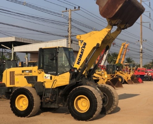 ขายรถตักล้อยาง KOMATSU WA320-7 ปี 2015 นำเข้าเองจากญี่ปุ่น สภาพสวยพร้อมใช้ มีVDOการทำงานครับ ขายรถตักล้อยาง KOMATSU WA320-7 ปี 2015 นำเข้าเองจากญี่ปุ่น สภาพสวยพร้อมใช้ มีVDOการทำงานครับ