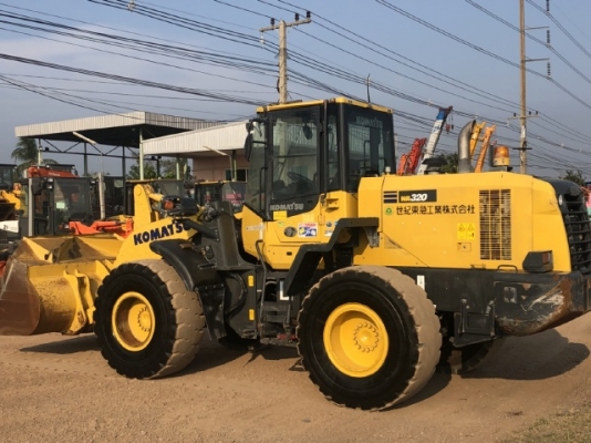 ขายรถตักล้อยาง KOMATSU WA320-7 ปี 2015 นำเข้าเองจากญี่ปุ่น สภาพสวยพร้อมใช้ มีVDOการทำงานครับ ขายรถตักล้อยาง KOMATSU WA320-7 ปี 2015 นำเข้าเองจากญี่ปุ่น สภาพสวยพร้อมใช้ มีVDOการทำงานครับ