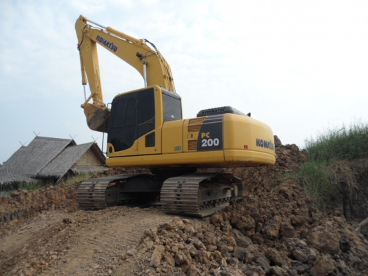 PC200 KOMATSU เดิมๆทั้งคัน ราคา 1,950,000 สนใจโทร 081-989-1989 หรั่งครับ
