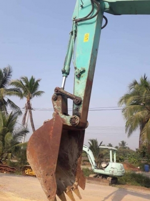 มาใหม่จ้า..KOBELCO SK135SR-1E YY03 ปี 2004  แทรคใหญ่ ใบ 70 เครื่องปั๊มดี  พร้อมใช้  ลองระบบกันได้ทุกวัน โทร 089-3818694 จ๊อย