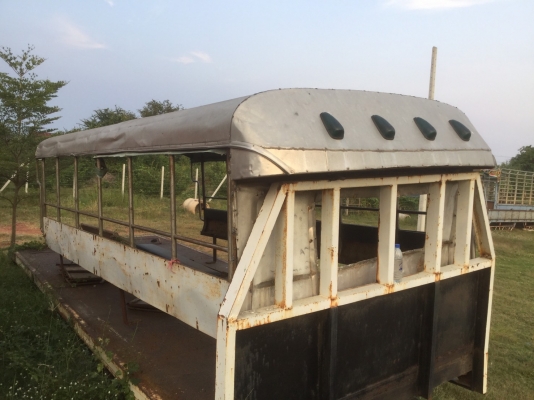 ขายหลังคารถเมย์สองแถวสภาพดี หลังคาพร้อมเบาะและอุปกรณ์บันไดขึ้น กว้าง2.1ม ยาว4.3 ม สูง1.7ม ราคา 12,000 บาท ติดต่อ 089-5367218. 081-4252943