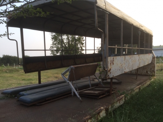 ขายหลังคารถเมย์สองแถวสภาพดี หลังคาพร้อมเบาะและอุปกรณ์บันไดขึ้น กว้าง2.1ม ยาว4.3 ม สูง1.7ม ราคา 12,000 บาท ติดต่อ 089-5367218. 081-4252943