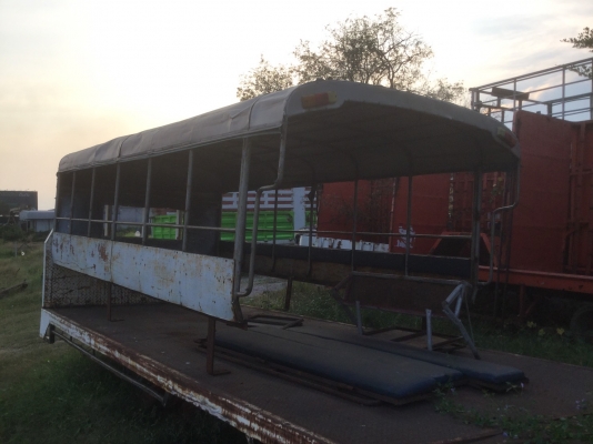 ขายหลังคารถเมย์สองแถวสภาพดี หลังคาพร้อมเบาะและอุปกรณ์บันไดขึ้น กว้าง2.1ม ยาว4.3 ม สูง1.7ม ราคา 12,000 บาท ติดต่อ 089-5367218. 081-4252943