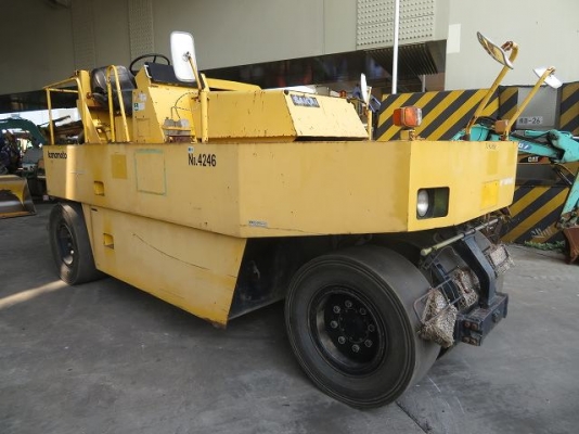 ขายรถบด SAKAI T2#42983 ซีเรียลสูงๆ Isuzu 6BG1 ใช้งาน 2,900ชม. 092-929-9942 ธีรเทพครับ