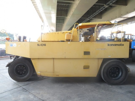 ขายรถบด SAKAI T2#42983 ซีเรียลสูงๆ Isuzu 6BG1 ใช้งาน 2,900ชม. 092-929-9942 ธีรเทพครับ