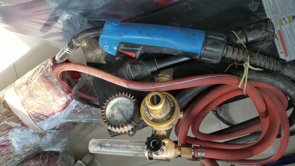 ตู้เชื่อม co2 สภาพดีใช้งานไม่เยอะ รุ่น N200 พร้อมสาย พร้อมถังco2