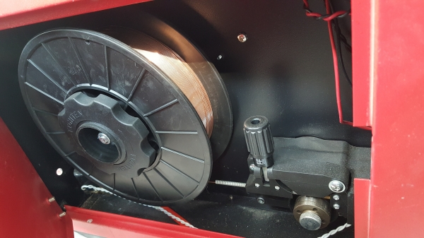 ตู้เชื่อม co2 สภาพดีใช้งานไม่เยอะ รุ่น N200 พร้อมสาย พร้อมถังco2