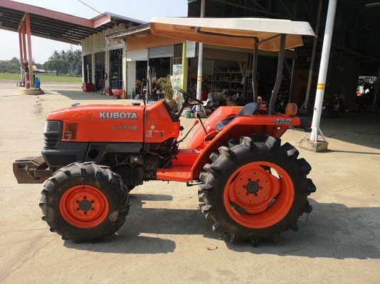 สินค้าเข้าใหม่คูโบต้ารุ่น l3408 สภาพสวยๆ อุปกรณ์ 2 ชิ้น ผาน 6 + โรตารี่ ชั่วโมงใช้งาน 2100 ชั่วโมง ราคา 165000 บาท สนใจติดต่อได้ที่ 0906910337ต้า