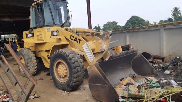 ขาย 690,000 รถตักล้อยาง CAT 926 E เครื่องดี เกียร์แรง เอวแน่น มีเก๋ง ยางดี รถสวยพร้อมใช้ เอกสารซื้อขาย รถอยู่ นครปฐม064-191-1112 ขาย 690,000 รถตักล้อยาง CAT 926 E เครื่องดี เกียร์แรง เอวแน่น มีเก๋ง ยางดี รถสวยพร้อมใช้ เอกสารซื้อขาย รถอยู่ นครปฐม064-191-1112