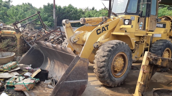 ขาย 690,000 รถตักล้อยาง CAT 926 E เครื่องดี เกียร์แรง เอวแน่น มีเก๋ง ยางดี รถสวยพร้อมใช้ เอกสารซื้อขาย รถอยู่ นครปฐม064-191-1112 ขาย 690,000 รถตักล้อยาง CAT 926 E เครื่องดี เกียร์แรง เอวแน่น มีเก๋ง ยางดี รถสวยพร้อมใช้ เอกสารซื้อขาย รถอยู่ นครปฐม064-191-1112