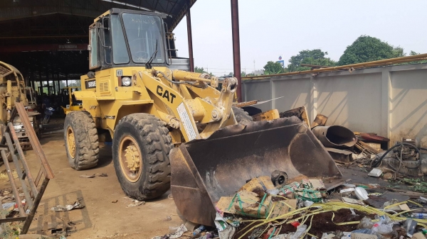 ขาย 690,000 รถตักล้อยาง CAT 926 E เครื่องดี เกียร์แรง เอวแน่น มีเก๋ง ยางดี รถสวยพร้อมใช้ เอกสารซื้อขาย รถอยู่ นครปฐม064-191-1112 ขาย 690,000 รถตักล้อยาง CAT 926 E เครื่องดี เกียร์แรง เอวแน่น มีเก๋ง ยางดี รถสวยพร้อมใช้ เอกสารซื้อขาย รถอยู่ นครปฐม064-191-1112