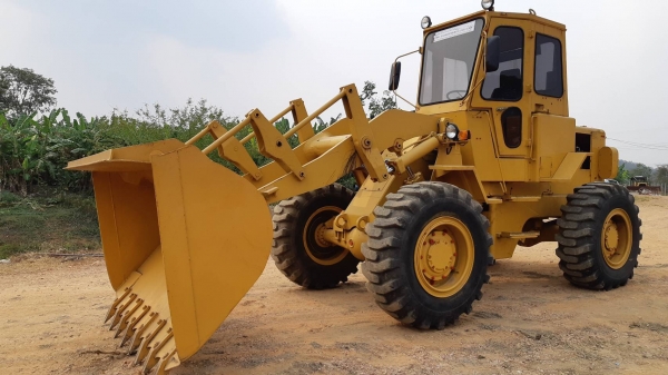 ขาย 595,000 รถตักล้อยาง CAT 930 เครื่องดี เกียร์แรง ระบบไฮดอลิคแรง เอวแน่น ยางดี แอร์หนาว รถตรวจเช็คใหม่ทั้งคัน สวยพร้อมใช้ เอกสารซื้อขาย รถอยู่ นครปฐม 064-191-1112