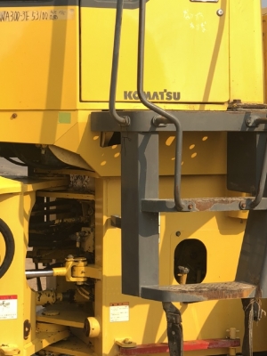 ขายรถตักล้อยาง KOMATSU WA300-3E นำเข้าเองจากญี่ปุ่น สภาพสวยพร้อมใช้ มีVDOการทำงานครับ