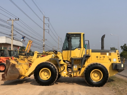 ขายรถตักล้อยาง KOMATSU WA300-3E นำเข้าเองจากญี่ปุ่น สภาพสวยพร้อมใช้ มีVDOการทำงานครับ