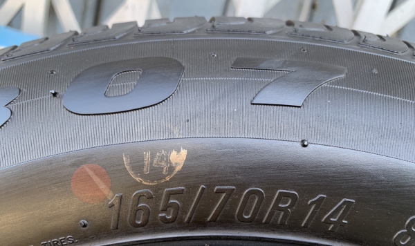 ยางป้ายแดง 165-70-14 Maxxis ปี 18 ดอกเต็มๆ ตุ่มเด้งๆทุกเส้น ยางป้ายแดง 165-70-14 Maxxis ปี 18 ดอกเต็มๆ ตุ่มเด้งๆทุกเส้น