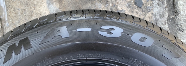 ยางป้ายแดง 165-70-14 Maxxis ปี 18 ดอกเต็มๆ ตุ่มเด้งๆทุกเส้น ยางป้ายแดง 165-70-14 Maxxis ปี 18 ดอกเต็มๆ ตุ่มเด้งๆทุกเส้น