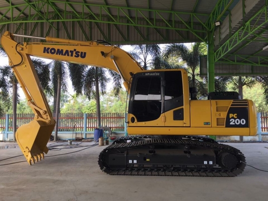 ขายด่วน!! Komatsu PC200-8MO ไมล์ ชม. 6,000 สภาพนางฟ้าค่ะ