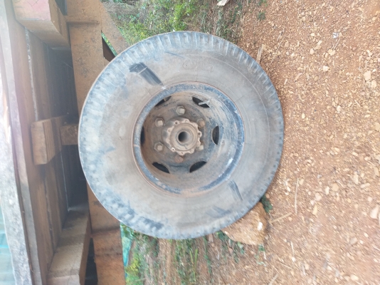 ขายเทเลอร์ ต่อพ่วงรถไถ ยาว 5.20 กว้าง 2.30 เมตร ยาง 8.25 บรรทุกหนักสบาย