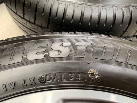 ล้อแม็กป้ายแดง Nissan Almera Sportech ขอบ 15 พร้อมยางป้ายแดง Bridgestone 185-65-15 ปี 18 สวยกริ๊บ