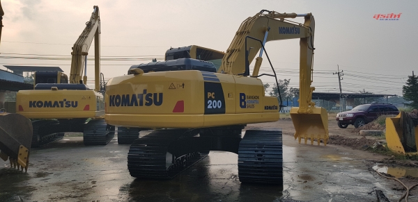 ขายรถแบคโฮ KOMATSU PC200-8MO ซีเรียลสูง กล้องหลัง ใช้งานเพียง 4 พันชั่วโมง สภาพนางงามจักรวาล เอกสารเล่มทะเบียน ขายรถแบคโฮ KOMATSU PC200-8MO ซีเรียลสูง กล้องหลัง ใช้งานเพียง 4 พันชั่วโมง สภาพนางงามจักรวาล เอกสารเล่มทะเบียน