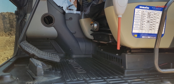 ขายรถแบคโฮ KOMATSU PC200-8 ใช้งาน 6 พันชั่วโมง สภาพเทพบุตร ขายรถแบคโฮ KOMATSU PC200-8 ใช้งาน 6 พันชั่วโมง สภาพเทพบุตร