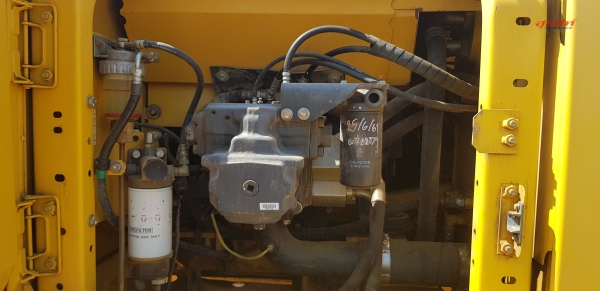 ขายรถแบคโฮ KOMATSU PC200-8 ใช้งาน 6 พันชั่วโมง สภาพเทพบุตร ขายรถแบคโฮ KOMATSU PC200-8 ใช้งาน 6 พันชั่วโมง สภาพเทพบุตร