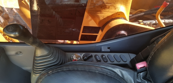 ขายรถแบคโฮ KOMATSU PC200-8 ใช้งาน 6 พันชั่วโมง สภาพเทพบุตร ขายรถแบคโฮ KOMATSU PC200-8 ใช้งาน 6 พันชั่วโมง สภาพเทพบุตร