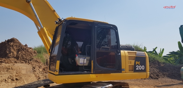 ขายรถแบคโฮ KOMATSU PC200-8 ใช้งาน 6 พันชั่วโมง สภาพเทพบุตร ขายรถแบคโฮ KOMATSU PC200-8 ใช้งาน 6 พันชั่วโมง สภาพเทพบุตร