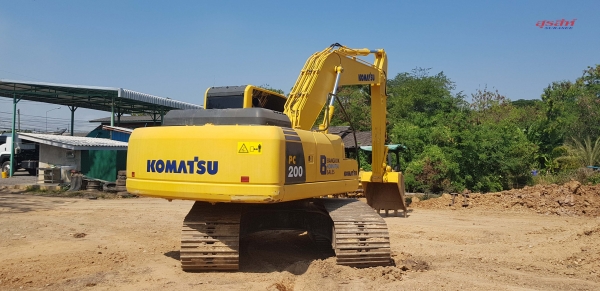 ขายรถแบคโฮ KOMATSU PC200-8 ใช้งาน 6 พันชั่วโมง สภาพเทพบุตร ขายรถแบคโฮ KOMATSU PC200-8 ใช้งาน 6 พันชั่วโมง สภาพเทพบุตร