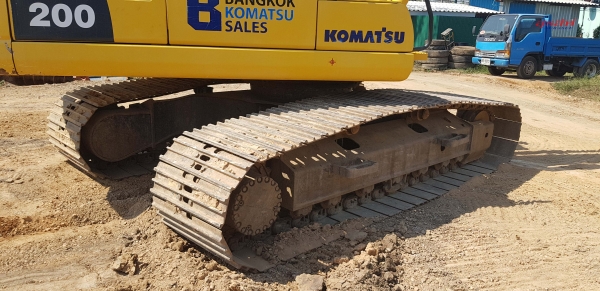 ขายรถแบคโฮ KOMATSU PC200-8 ใช้งาน 6 พันชั่วโมง สภาพเทพบุตร ขายรถแบคโฮ KOMATSU PC200-8 ใช้งาน 6 พันชั่วโมง สภาพเทพบุตร